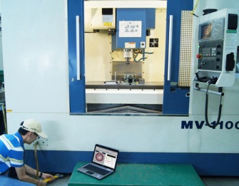 One-man-operation can be performed when levelling machine using Digi-Pas® 2-Axis precision Digital Level via wireless Bluetooth connectivity